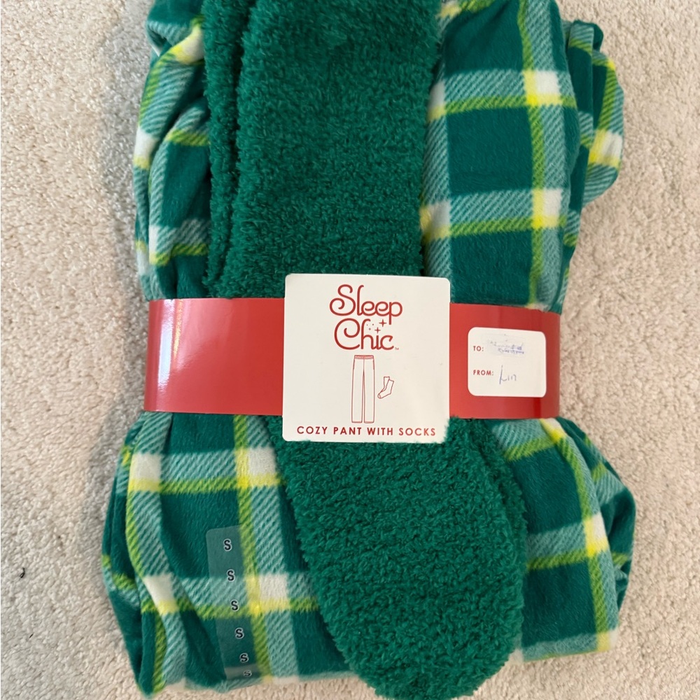 New! Sleep Chic Green Plaid Pajama Set